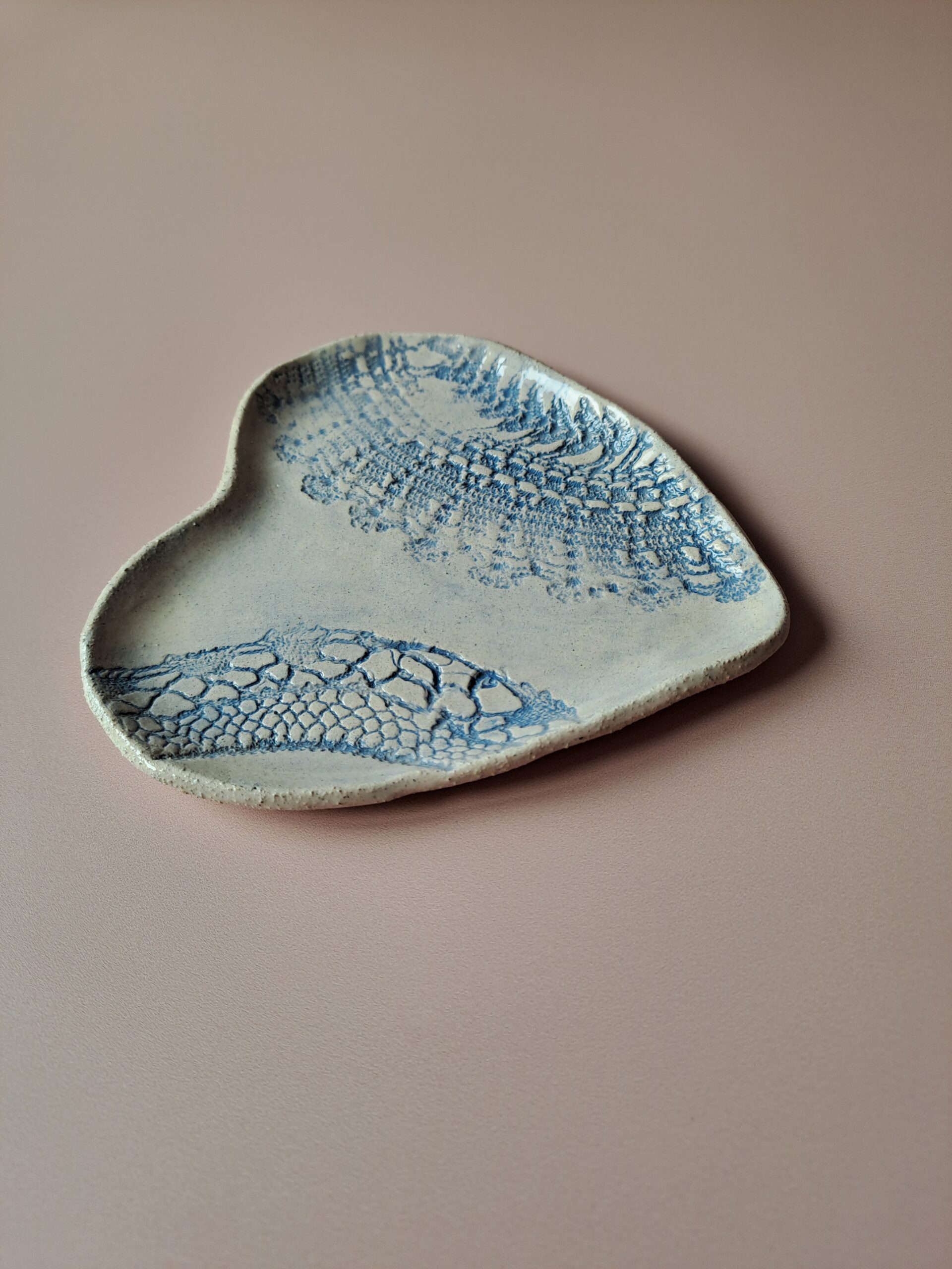 Porte-bijoux céramique dentelle bleue – Image 2