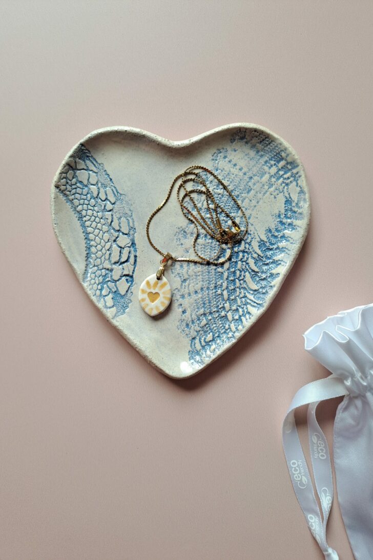 Porte-bijoux céramique dentelle bleue