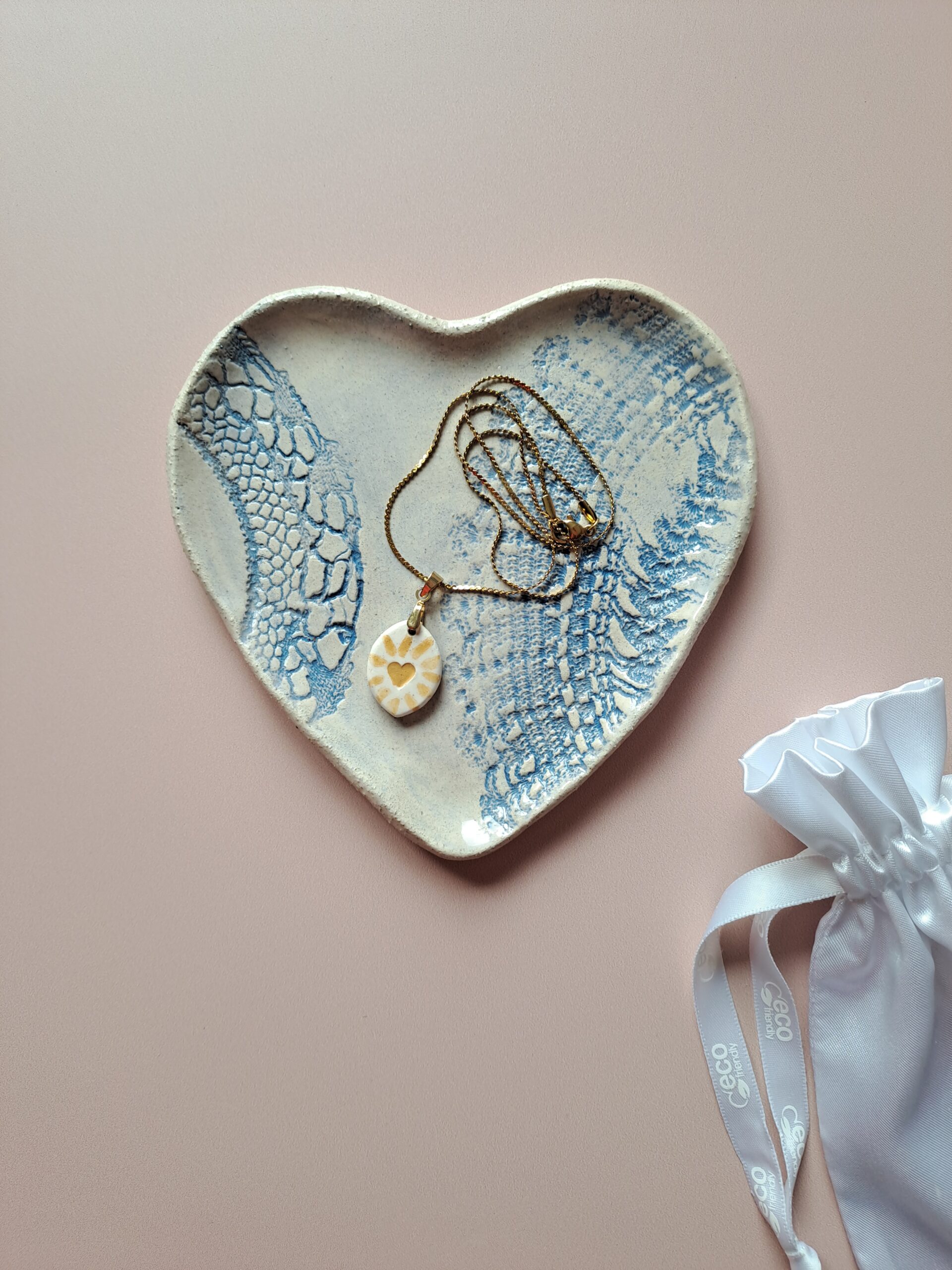 Porte-bijoux céramique dentelle bleue