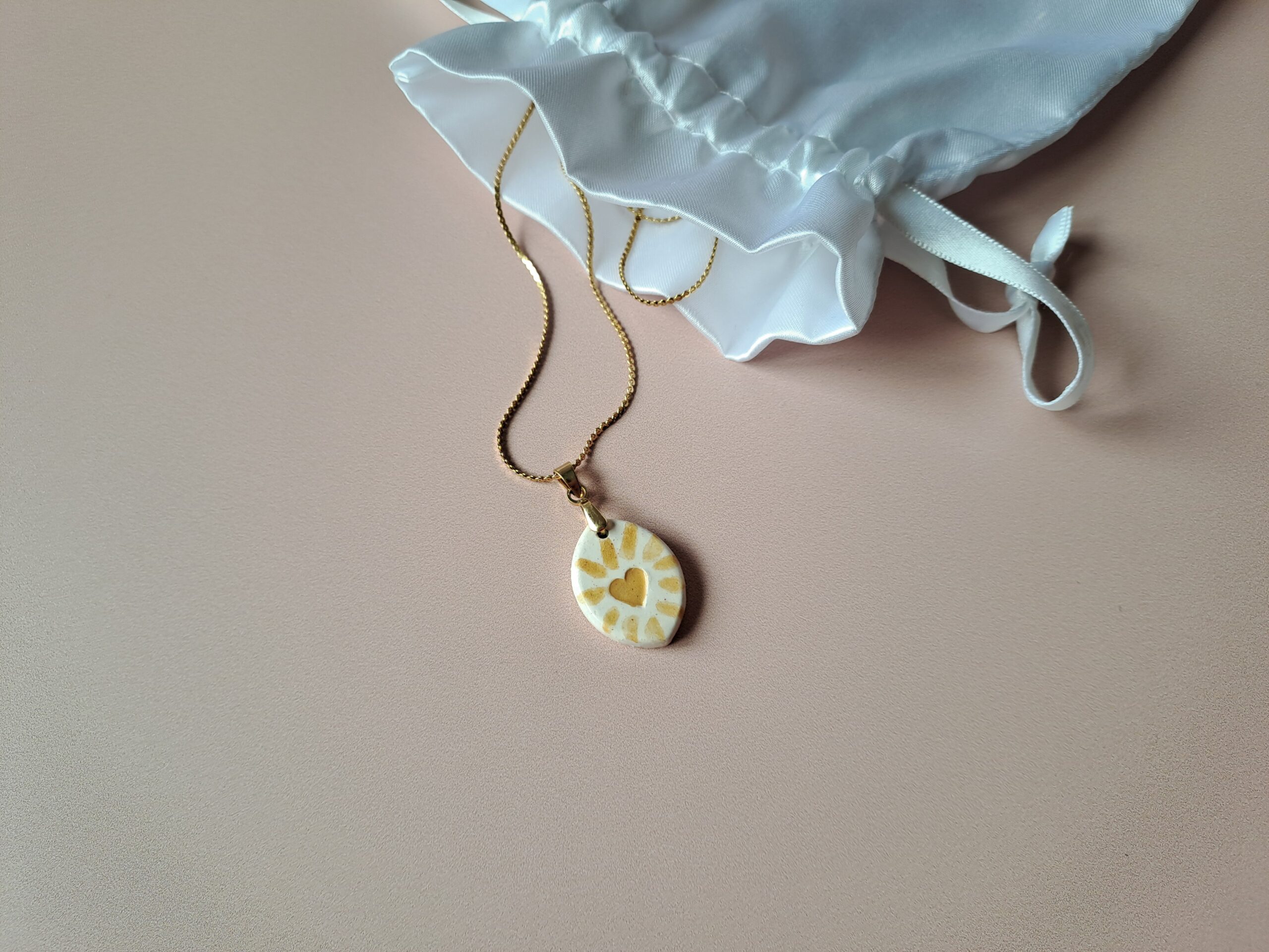 Collier cœur doré - céramique artisanale – Image 6