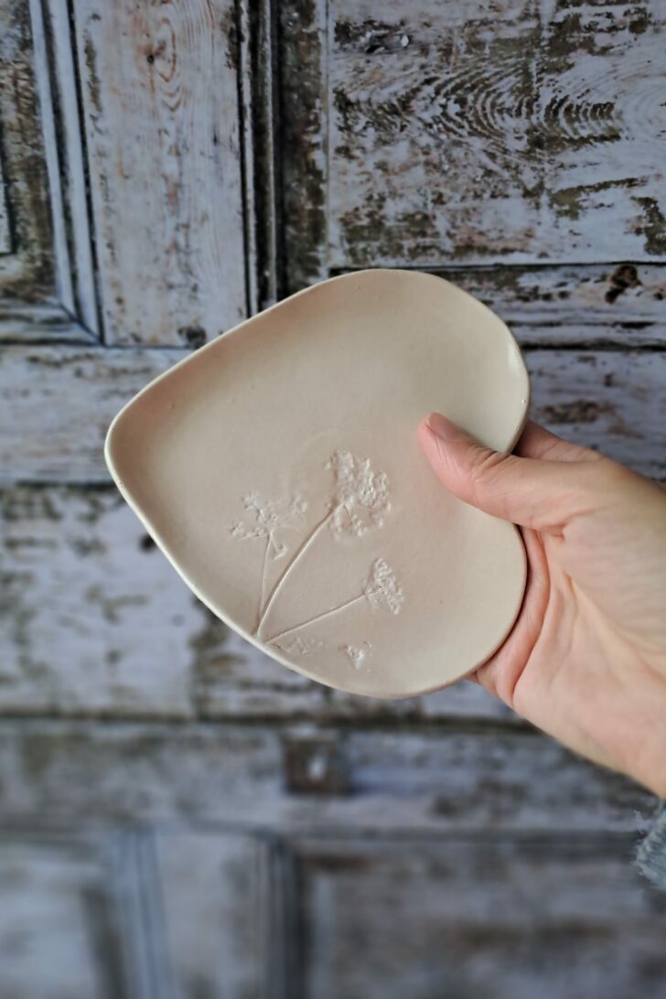 Porte-bijoux céramique décor floral blanc