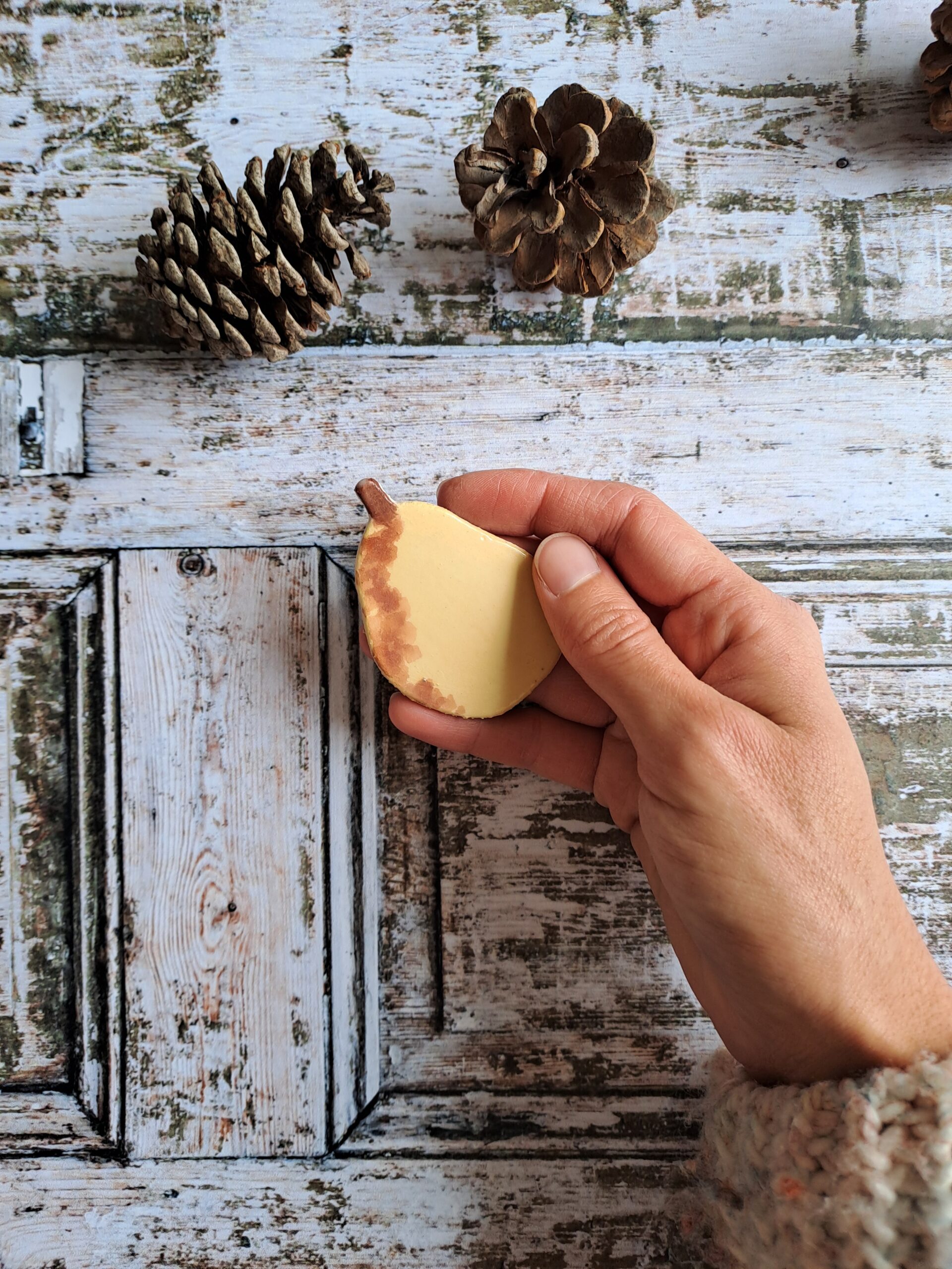 Magnet frigo poire - céramique artisanale – Image 3