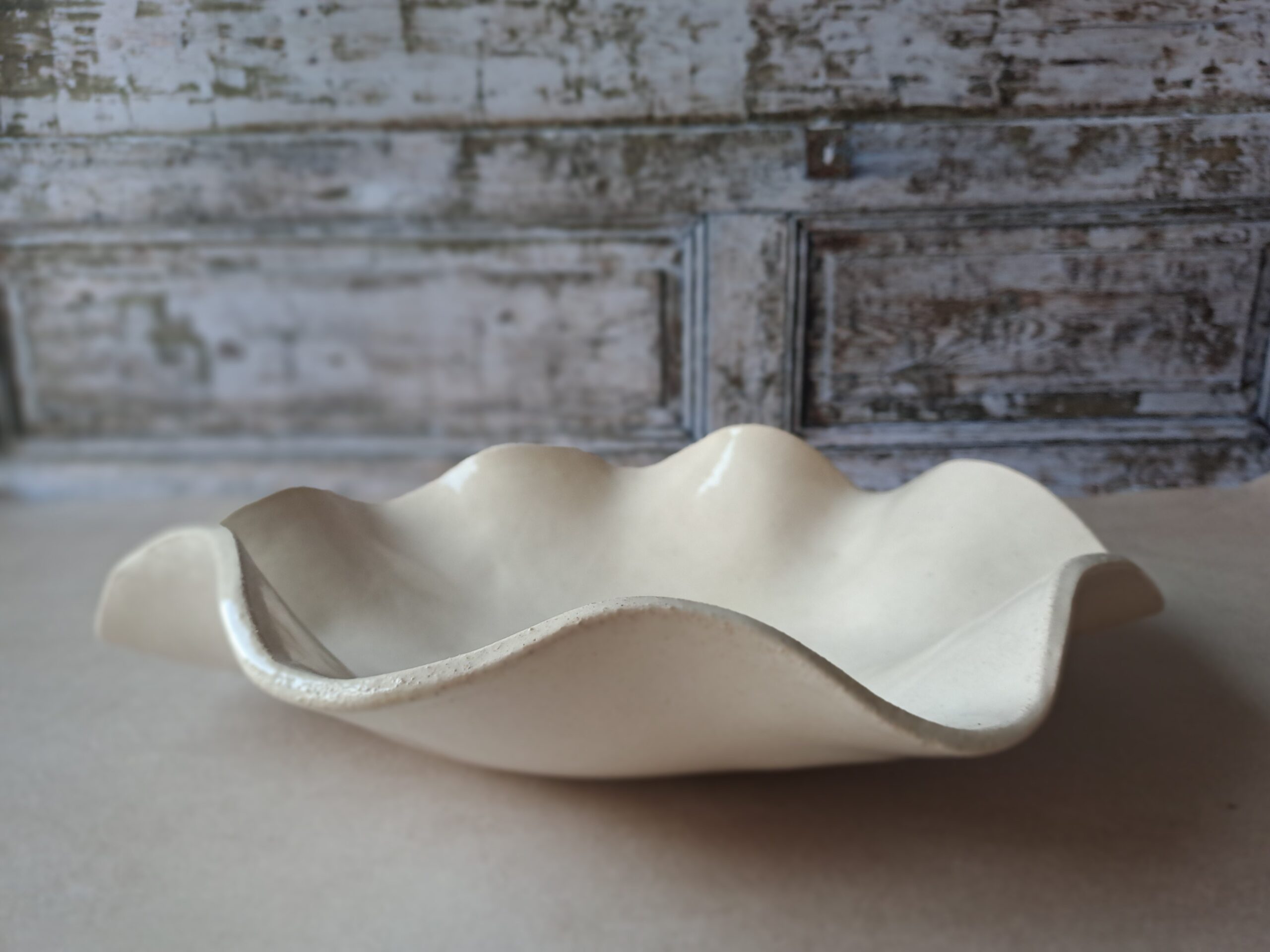 Coupe à fruits en céramique artisanale – Image 3