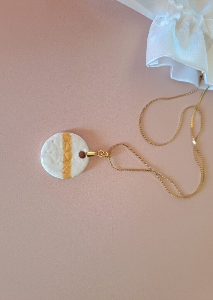 Collier Dentelle et Or en Céramique