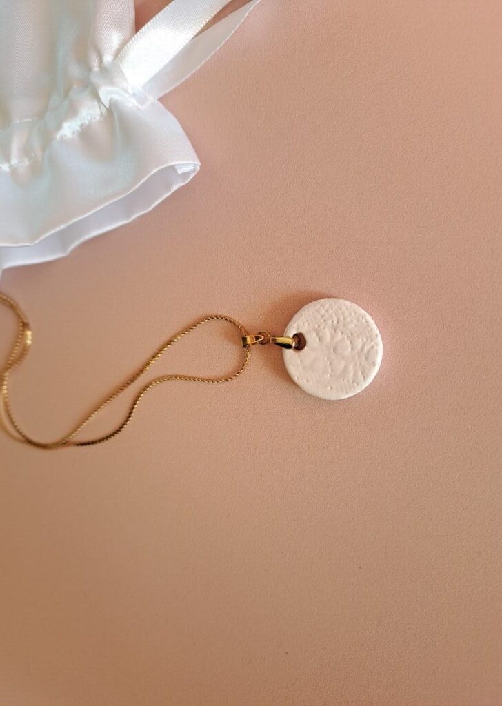 Collier Dentelle Blanche en Céramique