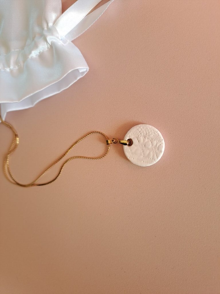 Collier Dentelle Blanche en Céramique