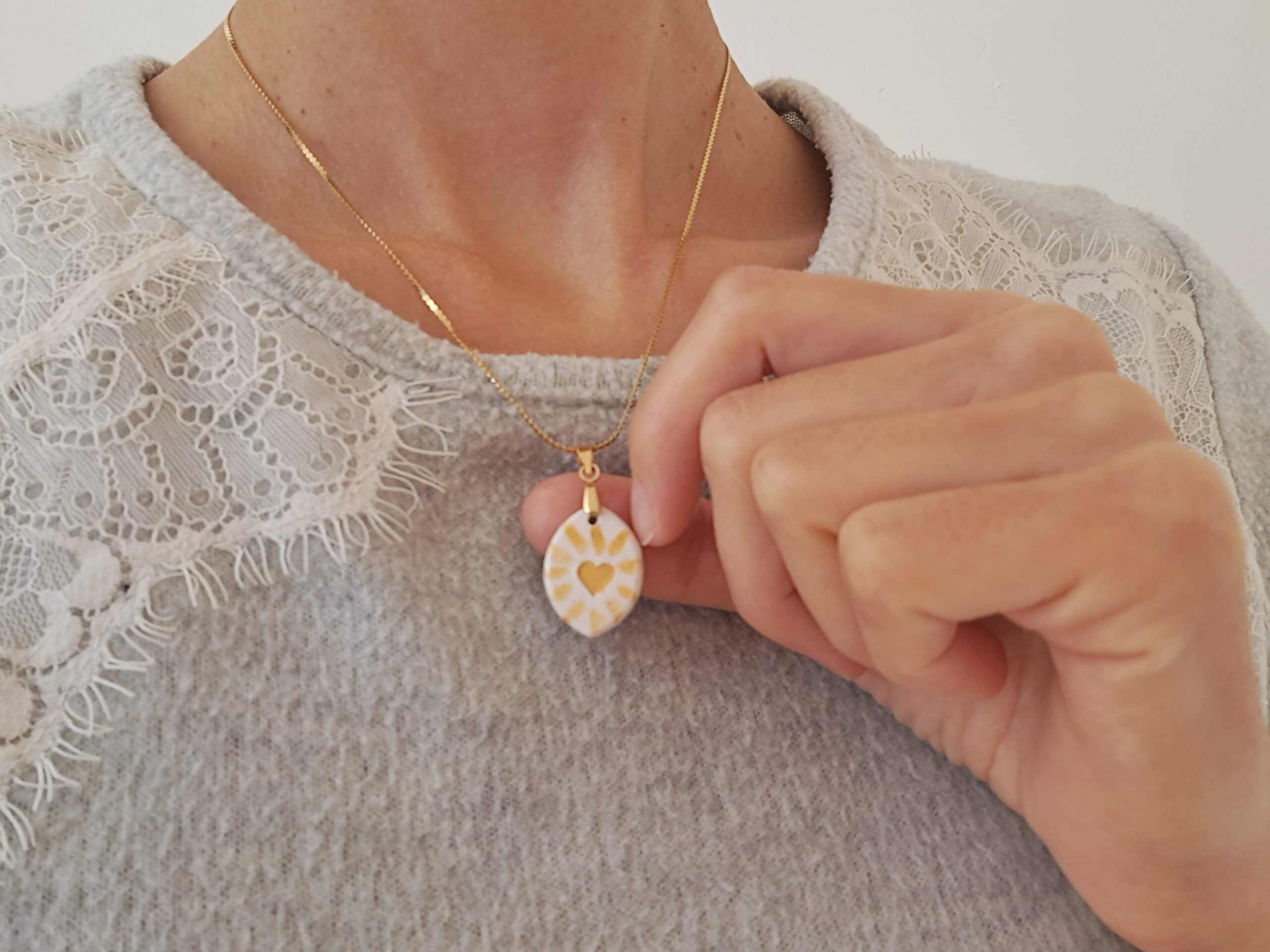 Collier cœur doré - céramique artisanale – Image 4