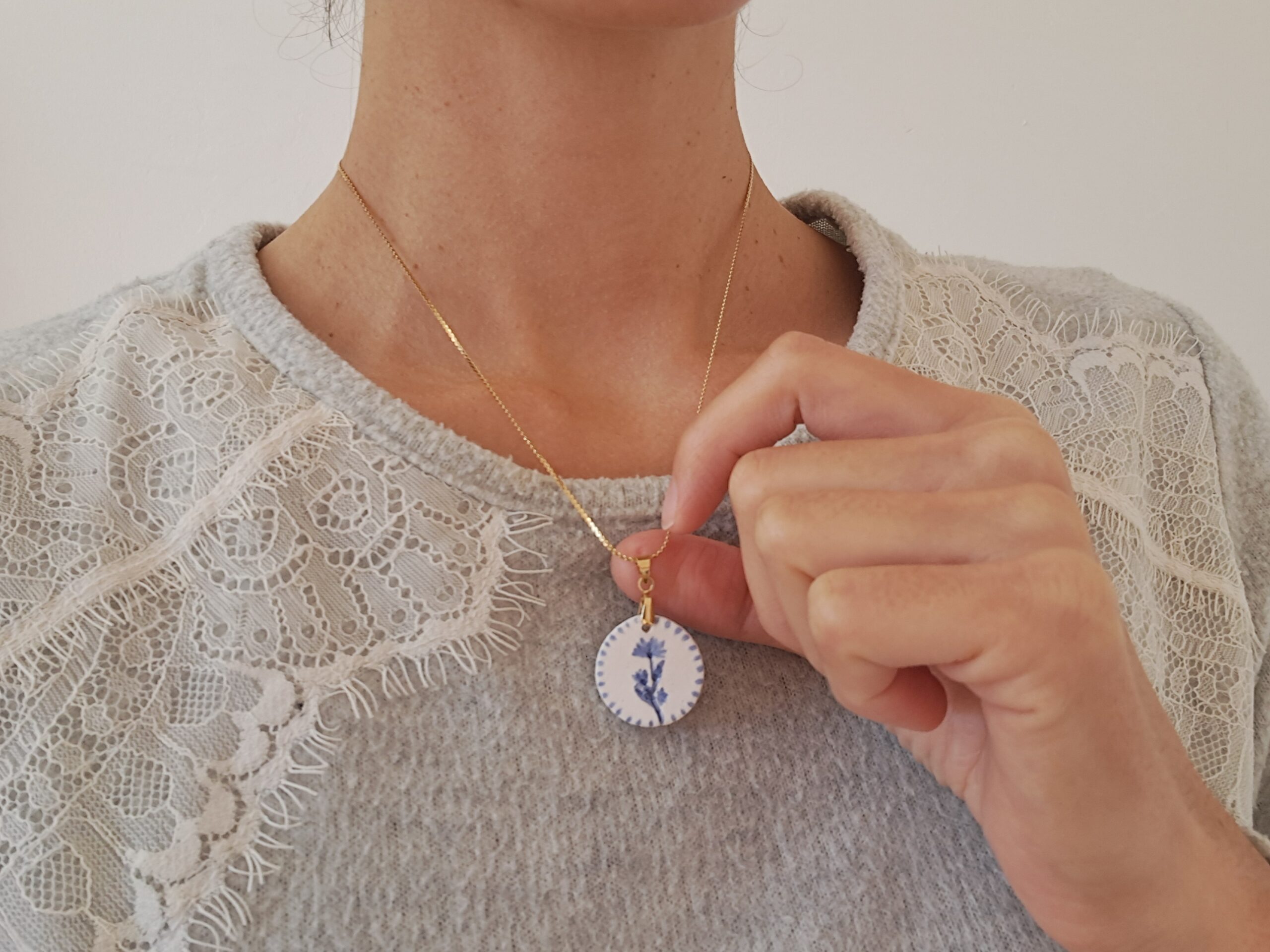 Collier Fleur Bleue - céramique artisanale – Image 3