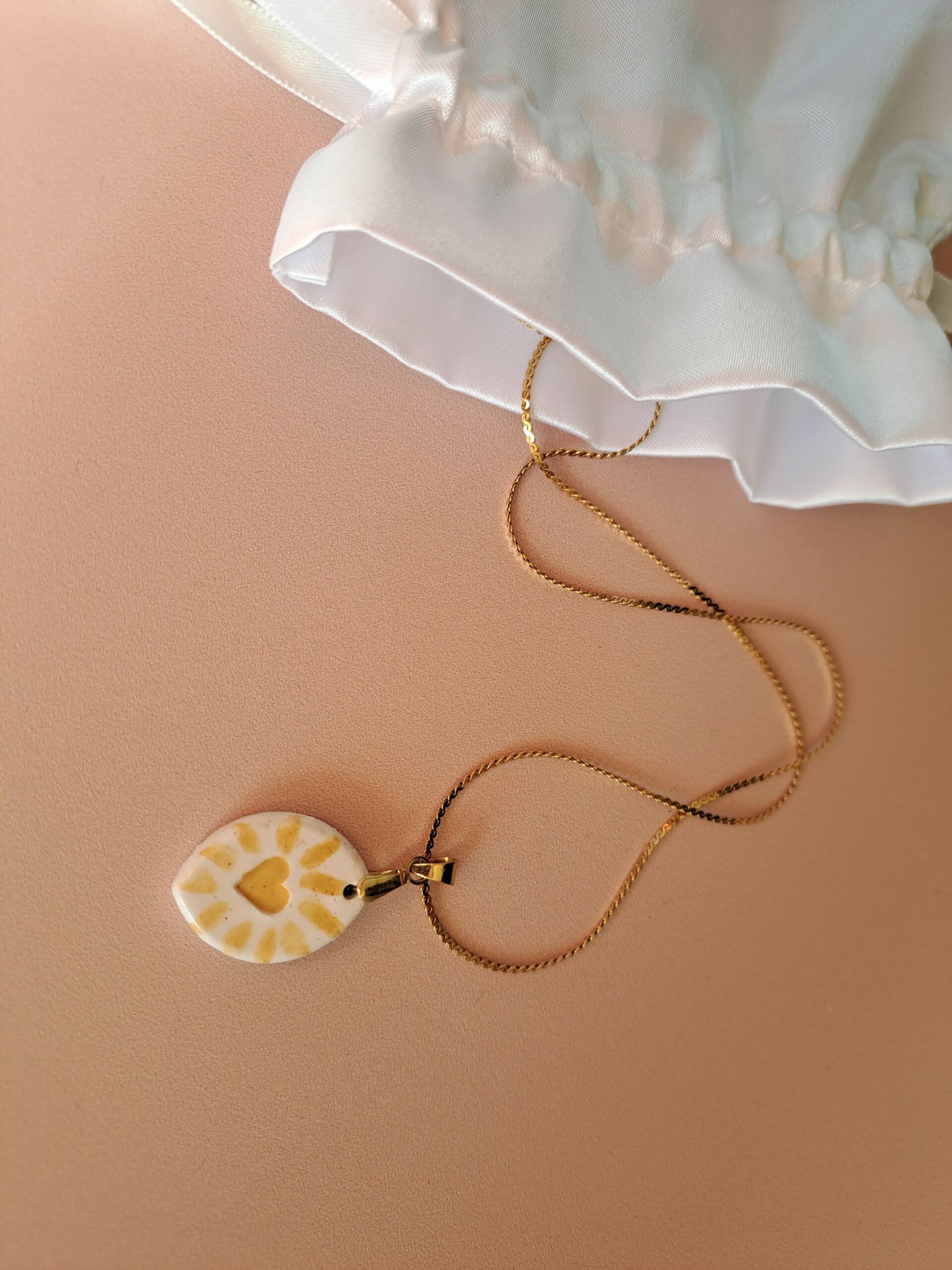 Collier cœur doré - céramique artisanale