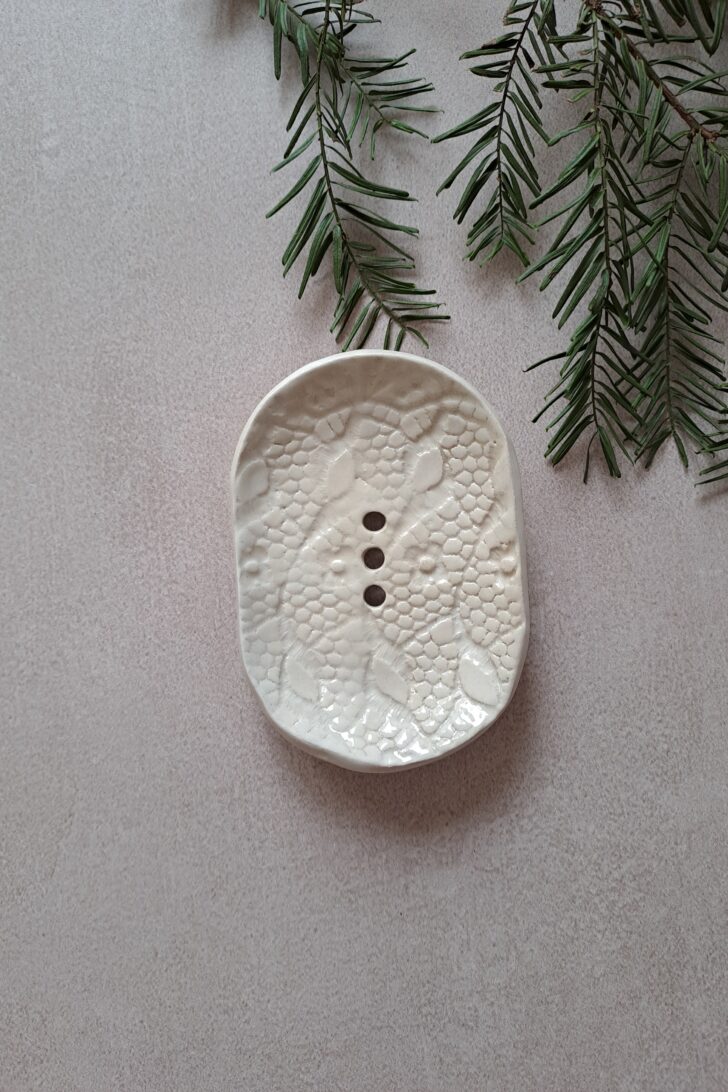 Porte-savon ovale dentelle en céramique