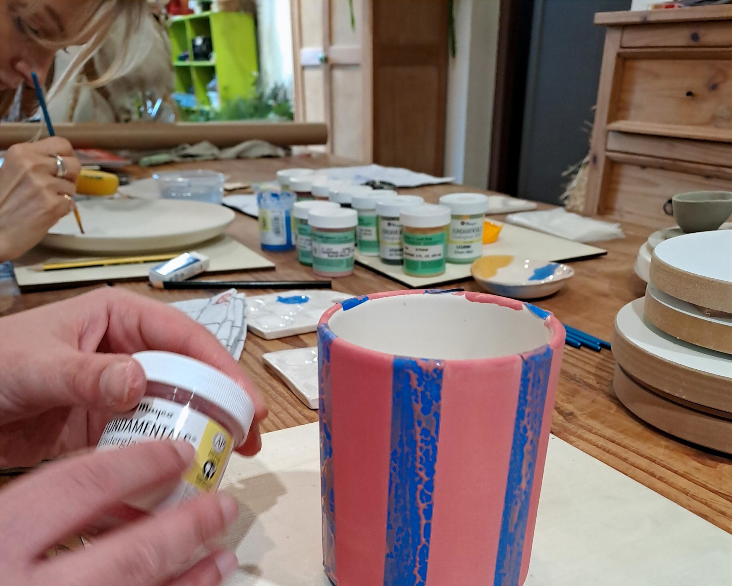 Réservation groupe – Atelier de peinture sur céramique - Chasselay – Image 2