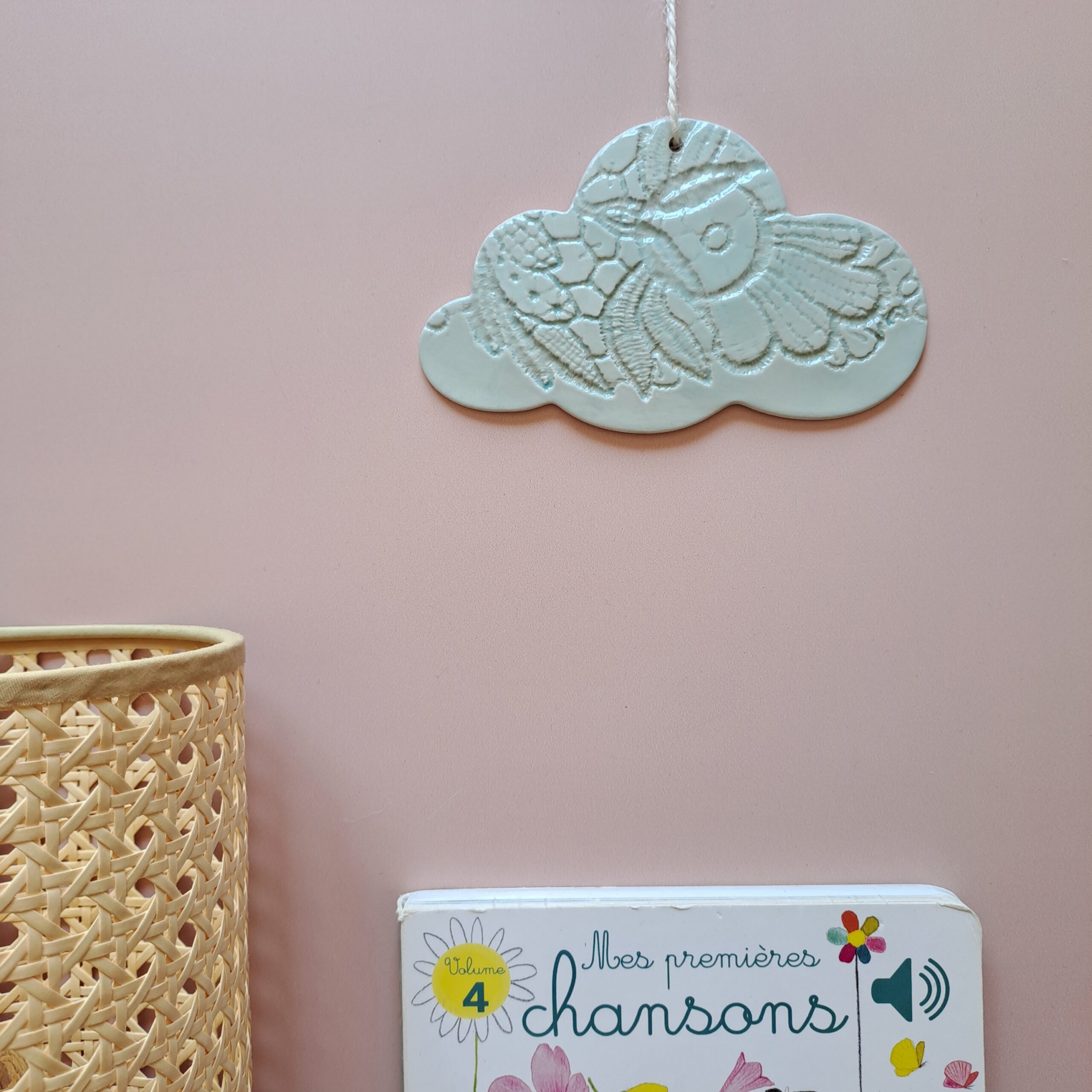 Suspension murale Nuage dentelle de jade en céramique