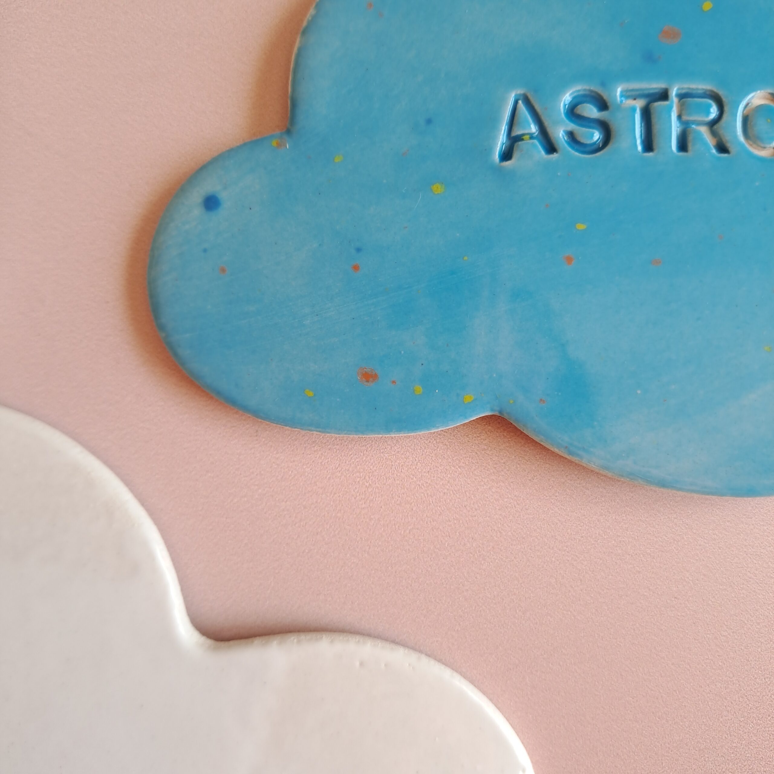 Suspension murale Nuage « ASTRONAUTE » en céramique – Image 9