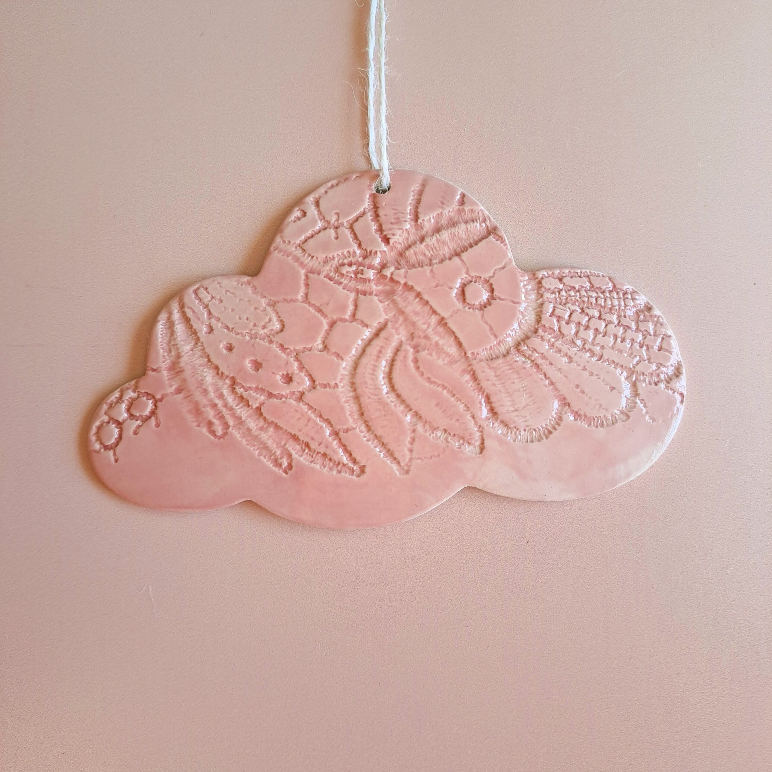 Suspension murale Nuage dentelle en céramique – Image 7